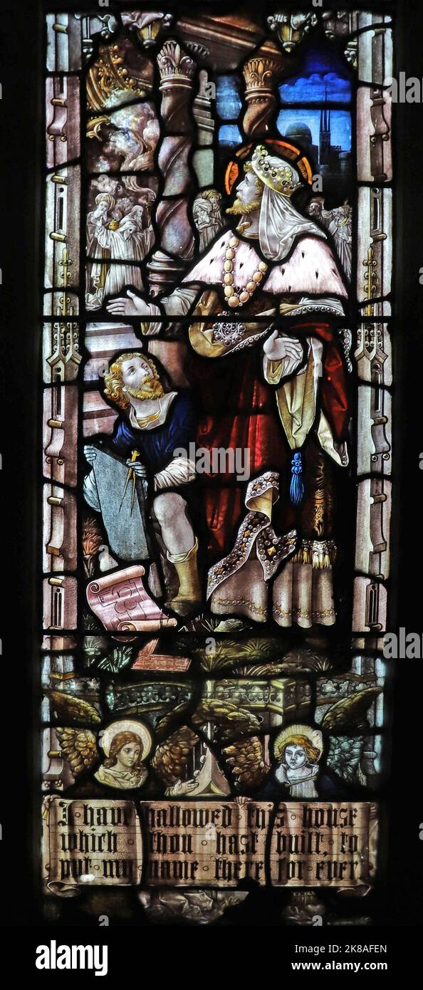 Stained glass window by Percy Bacon & Brothers depicting Solomon building the Temple in Jerusalem, St Chad's Church, Bensham, Gateshead Stock Photo
