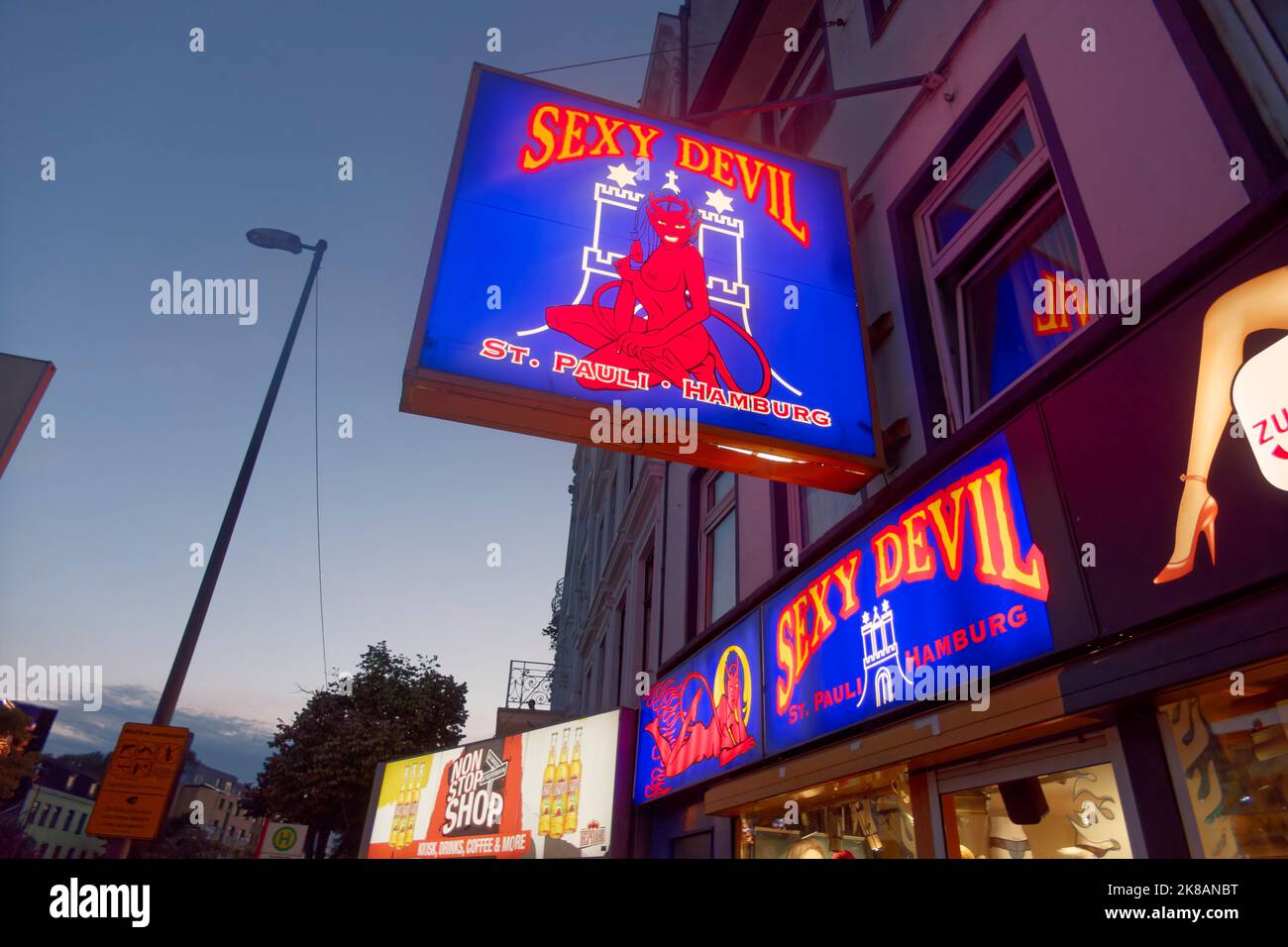 Reeperbahn, Sankt Pauli, Neon Reklame, Bars, nightlife, Nachtclubs, Stock Photo
