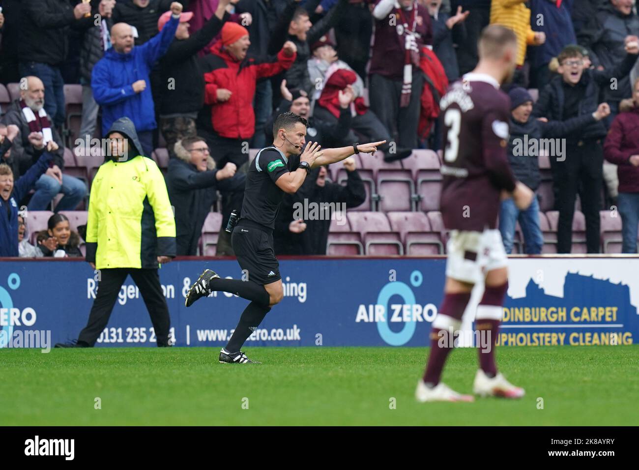 Nick walsh referee hires stock photography and images Alamy