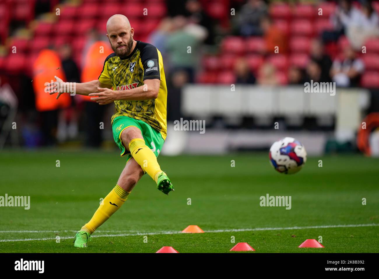 Todd Cantwell #14 of Norwich City warms up before the  Sky Bet Championship match Sheffield United vs Norwich City at Bramall Lane, Sheffield, United Kingdom, 22nd October 2022  (Photo by Steve Flynn/News Images) Stock Photo