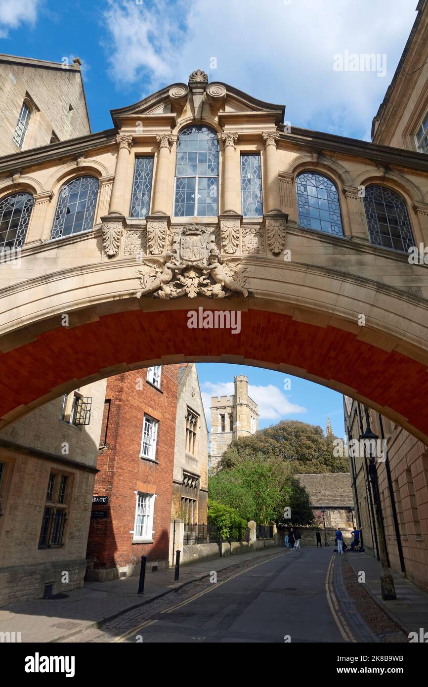 The 'Bridge of Sighs', University of Oxford, England. It is officially called 'The Hertford Bridge' as it connects 2 parts of Hertford College. Stock Photo