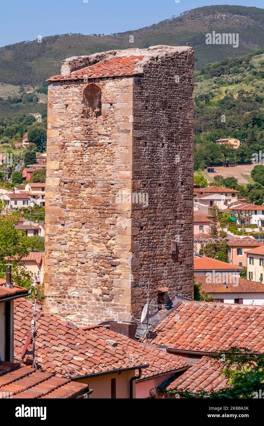 The ancient Torre dei Seretti in the historic center of Vicopisano, Pisa, Italy Stock Photo