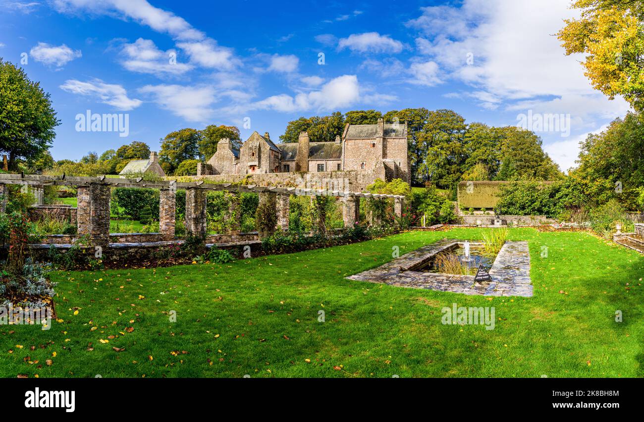 An English Country Garden - Compton South Devon Stock Photo - Alamy
