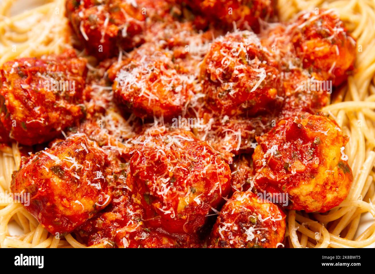 Turkey meatballs with garlic and basil tomato sauce and wholewheat