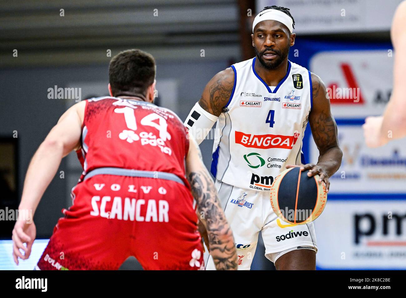 Antwerp's Roby Rogiers and Mechelen's WenBoss Mukubu pictured in