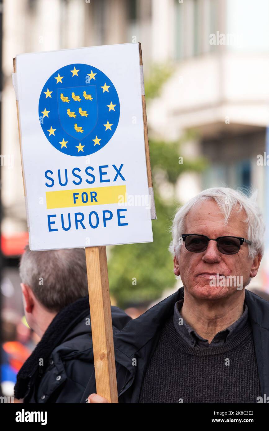 London, UK. 22nd October 2022. National Rejoin March supporters gather in  Park Lane before marching through central London in support of rejoining the EU. Credit: Stephen Bell/Alamy Live News Stock Photo