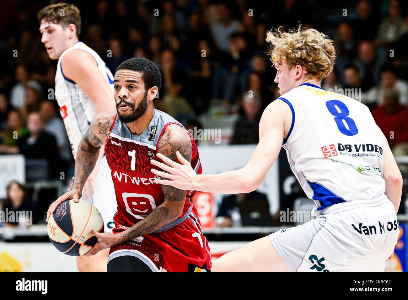 Antwerp's Maurice Watson Jr. and Mechelen's Joppe Mennes pictured in