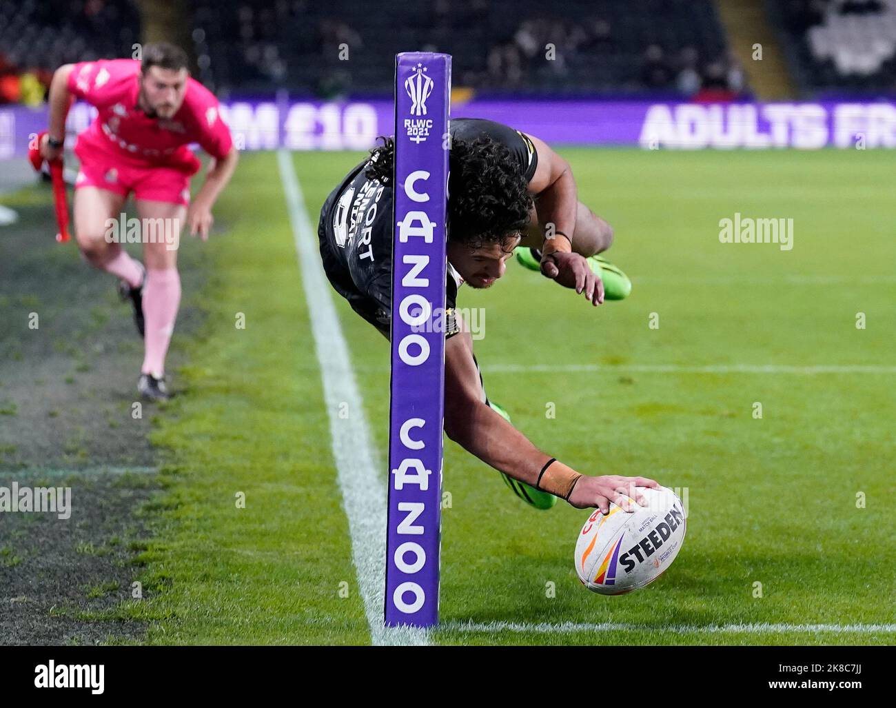 New Zealand's DALLIN WATENE-ZELEZNIAK makes a run. 4th