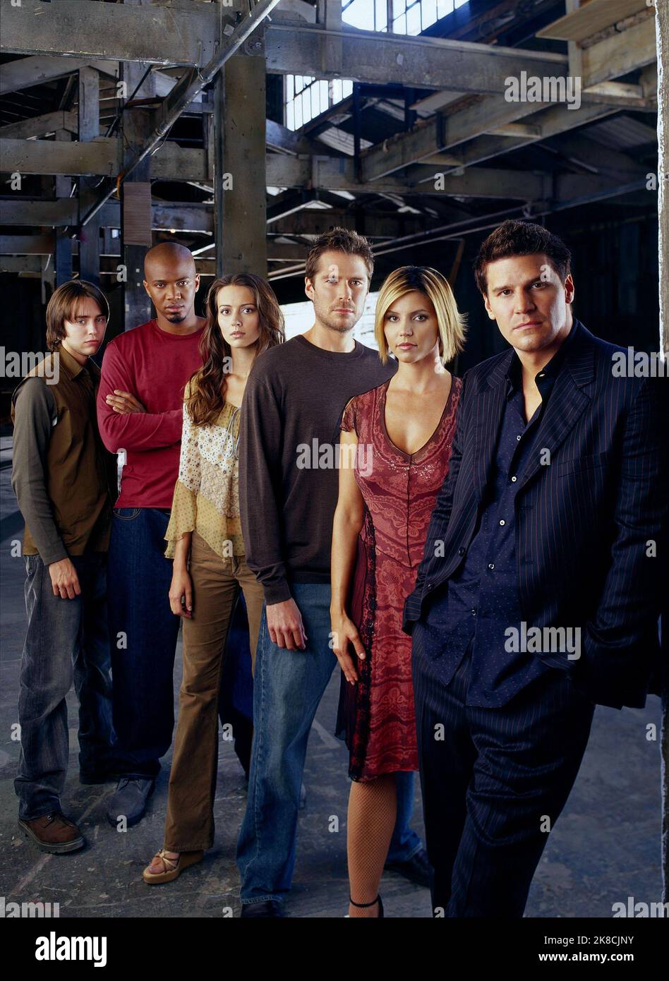 Vincent Kartheiser, J. August Richards, Amy Acker, Alexis Denisof, Charisma Carpenter & David Boreanaz Television: Angel : Season 2 (2000) Characters: Connor,Charles Gunn,Winifred 'Fred' Burkle,Wesley Wyndam-Pryce,Cordelia Chase & Angel  Director: Joss Whedon 26 September 2000   **WARNING** This Photograph is for editorial use only and is the copyright of 20 CENTURY FOX and/or the Photographer assigned by the Film or Production Company and can only be reproduced by publications in conjunction with the promotion of the above Film. A Mandatory Credit To 20 CENTURY FOX is required. The Photograph Stock Photo