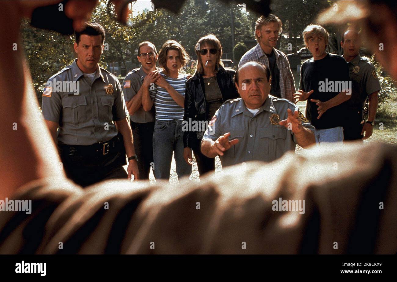 Peter Dobson, Neve Campbell, Jamie Lee Curtis & Danny Devito Film ...