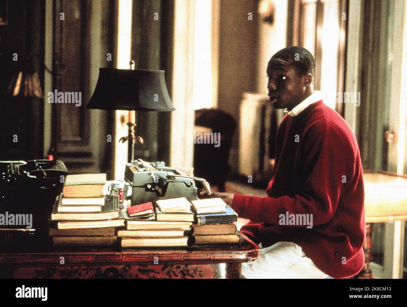 Rob Brown Film: Finding Forrester (2000) Characters: Jamal Wallace  Director: Gus Van Sant 19 December 2000   **WARNING** This Photograph is for editorial use only and is the copyright of COLUMBIA and/or the Photographer assigned by the Film or Production Company and can only be reproduced by publications in conjunction with the promotion of the above Film. A Mandatory Credit To COLUMBIA is required. The Photographer should also be credited when known. No commercial use can be granted without written authority from the Film Company. Stock Photo