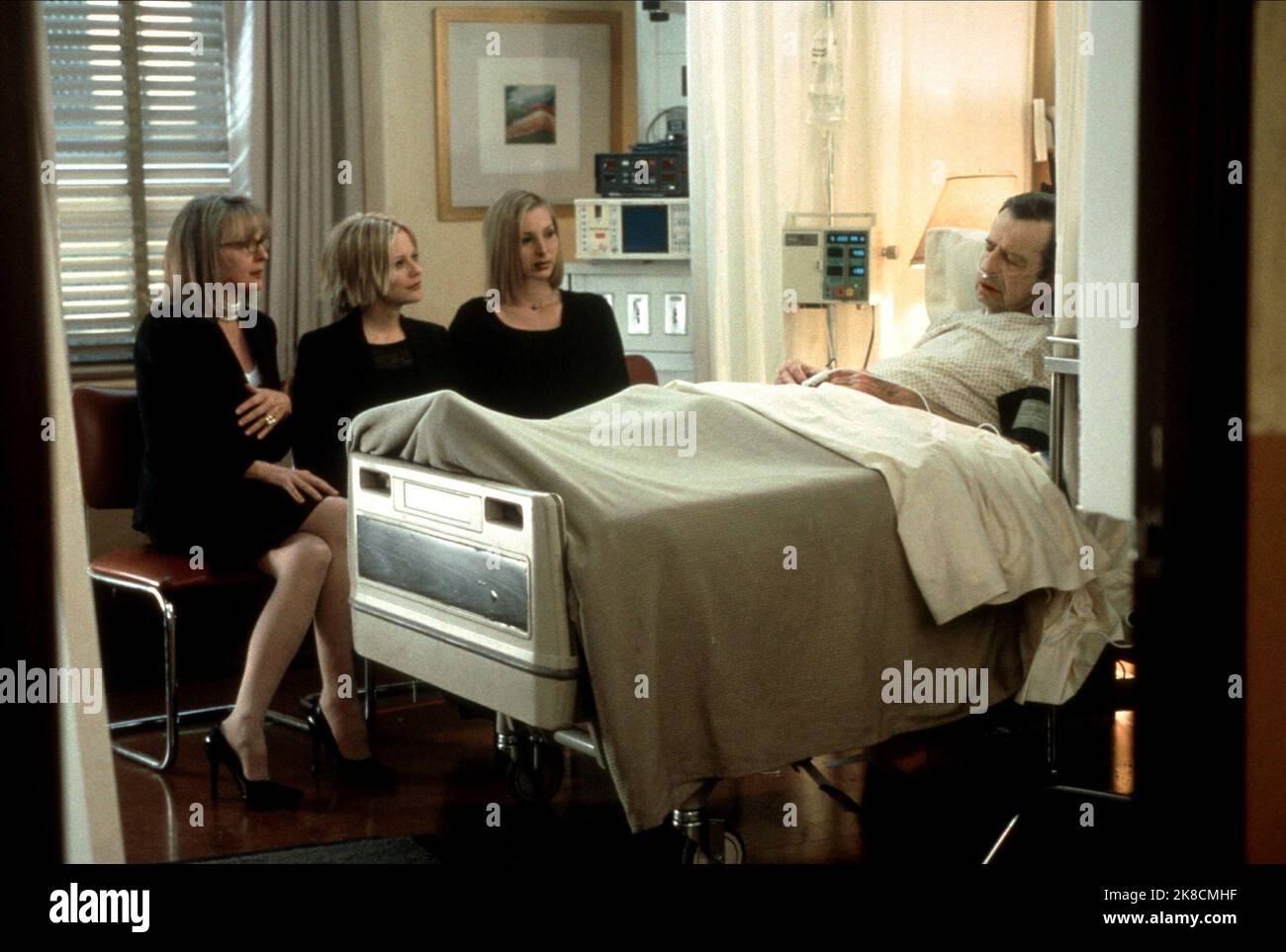 Diane Keaton, Meg Ryan, Lisa Kudrow & Walter Matthau Film: Hanging Up (2000) Characters: Georgia Mozell, Eve Mozell Marks, Maddy Mozell, Lou Mozell  Director: Diane Keaton 16 February 2000   **WARNING** This Photograph is for editorial use only and is the copyright of COLUMBIA PICTURES and/or the Photographer assigned by the Film or Production Company and can only be reproduced by publications in conjunction with the promotion of the above Film. A Mandatory Credit To COLUMBIA PICTURES is required. The Photographer should also be credited when known. No commercial use can be granted without wri Stock Photo