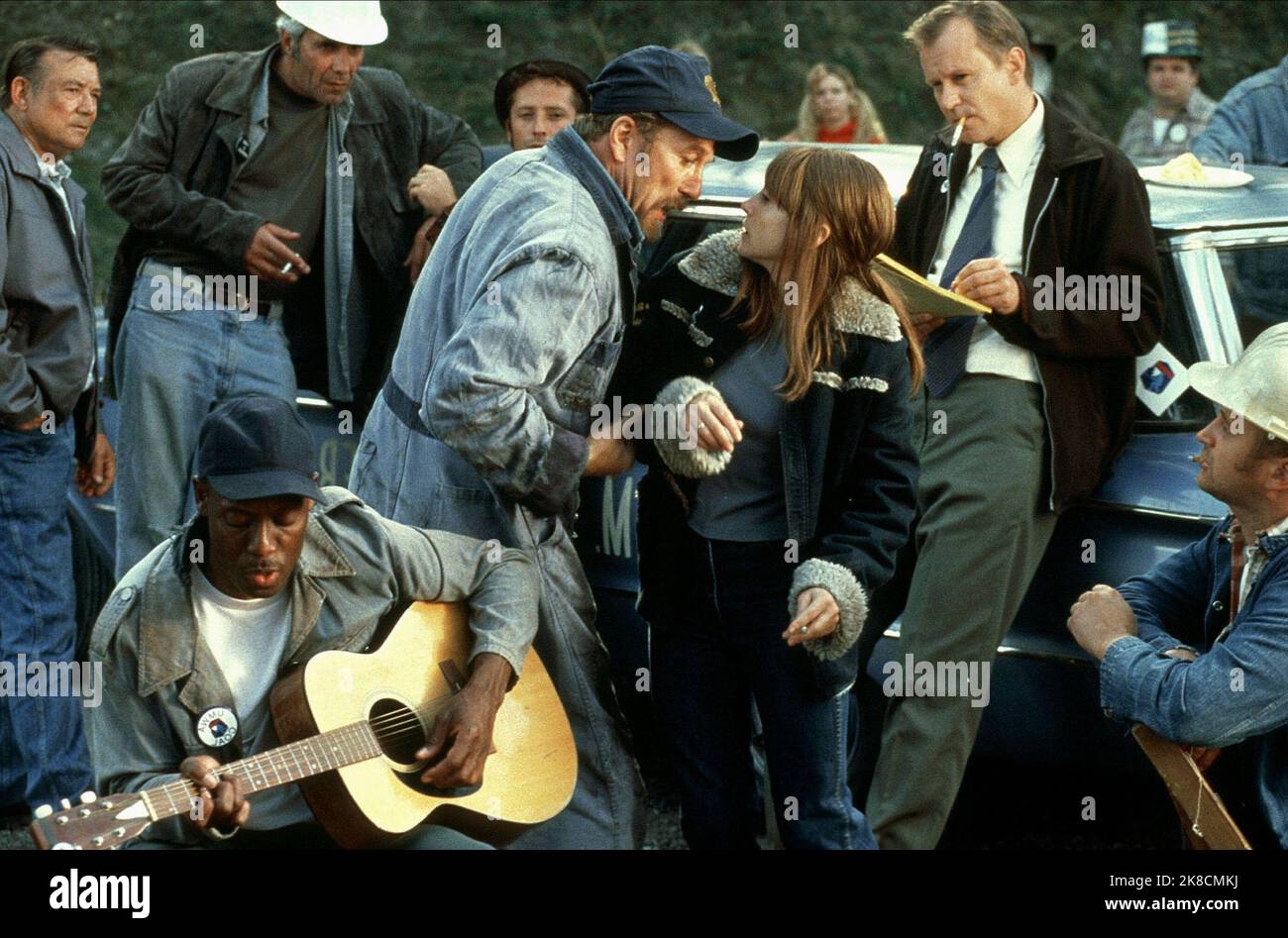 Ted Levine, Holly Hunter & Stellan Skarsgard Film: Harlan County War (TV-Film) Characters: Silas Kincaid,Ruby Kincaid,Warren Jakopovich  Usa 2000, Director: Tony Bill 04 June 2000   **WARNING** This Photograph is for editorial use only and is the copyright of SHOWTIME NETWORKS and/or the Photographer assigned by the Film or Production Company and can only be reproduced by publications in conjunction with the promotion of the above Film. A Mandatory Credit To SHOWTIME NETWORKS is required. The Photographer should also be credited when known. No commercial use can be granted without written auth Stock Photo