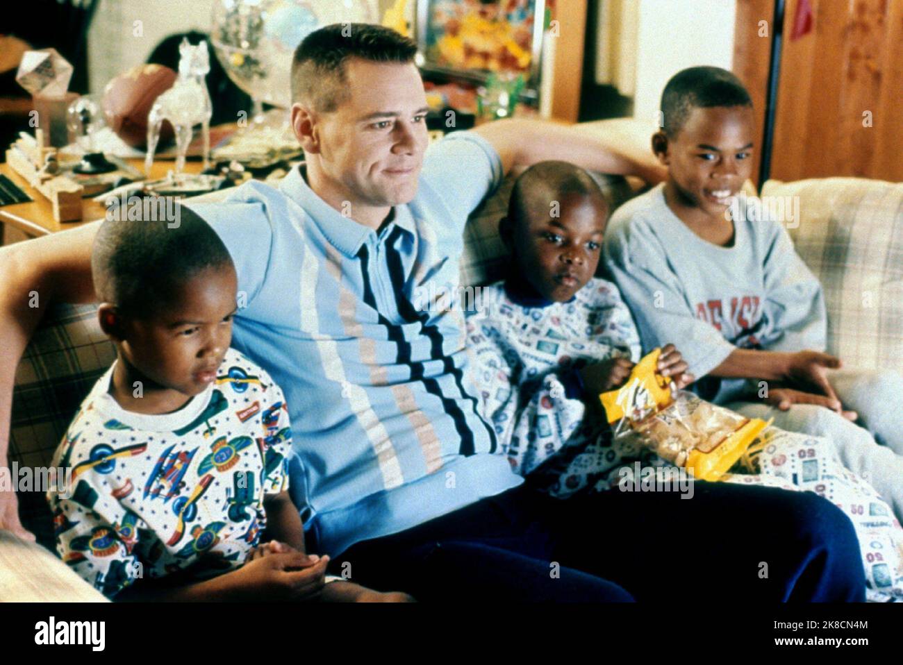 Jim Carrey Film: Me, Myself & Irene (2000) Characters: Charlie / Hank  Director: Bob Farrelly & Peter Farrelly 15 June 2000   **WARNING** This Photograph is for editorial use only and is the copyright of 20 CENTURY FOX and/or the Photographer assigned by the Film or Production Company and can only be reproduced by publications in conjunction with the promotion of the above Film. A Mandatory Credit To 20 CENTURY FOX is required. The Photographer should also be credited when known. No commercial use can be granted without written authority from the Film Company. Stock Photo