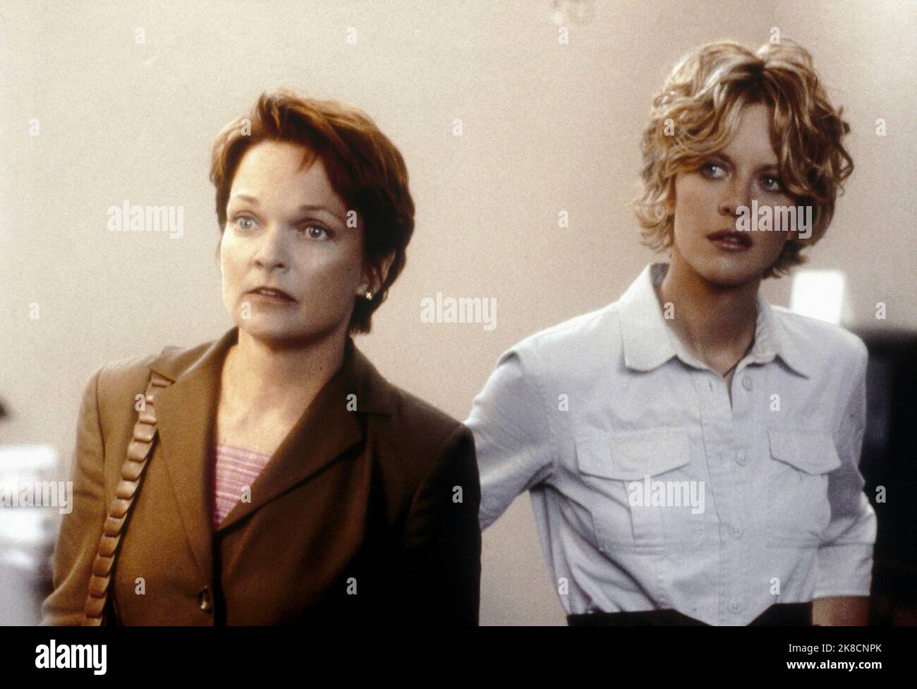 Pamela Reed & Meg Ryan Film: Proof Of Life (USA 2000) Characters: Janis Goodman & Alice Bowman  Director: Taylor Hackford 04 December 2000   **WARNING** This Photograph is for editorial use only and is the copyright of WARNER BROS. and/or the Photographer assigned by the Film or Production Company and can only be reproduced by publications in conjunction with the promotion of the above Film. A Mandatory Credit To WARNER BROS. is required. The Photographer should also be credited when known. No commercial use can be granted without written authority from the Film Company. Stock Photo