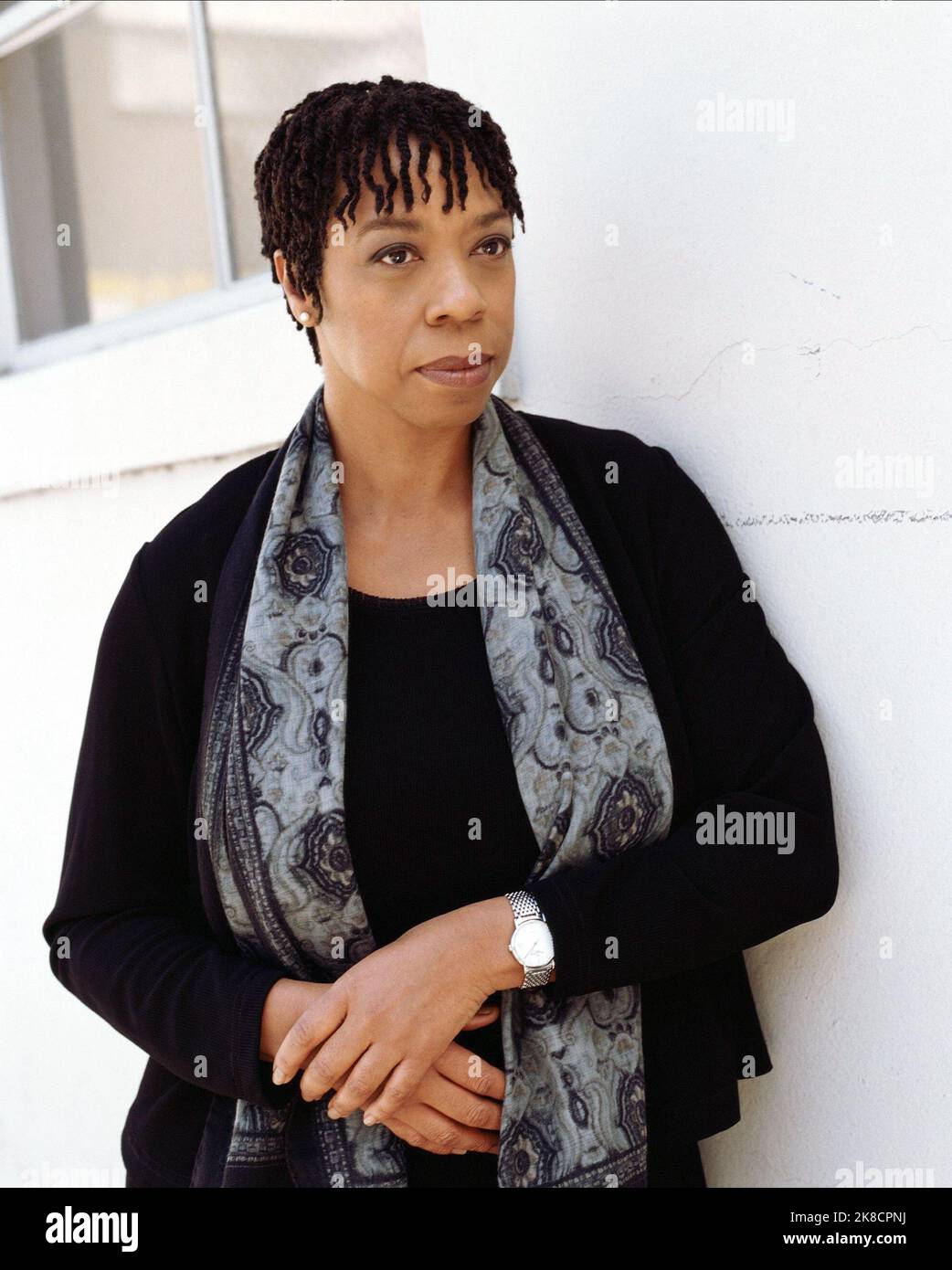 Lynne Thigpen Television: The District (2000) Characters: Ella Farmer (39 episodes, 2000-2003)  07 October 2000   **WARNING** This Photograph is for editorial use only and is the copyright of CBS TELEVISION and/or the Photographer assigned by the Film or Production Company and can only be reproduced by publications in conjunction with the promotion of the above Film. A Mandatory Credit To CBS TELEVISION is required. The Photographer should also be credited when known. No commercial use can be granted without written authority from the Film Company. Stock Photo