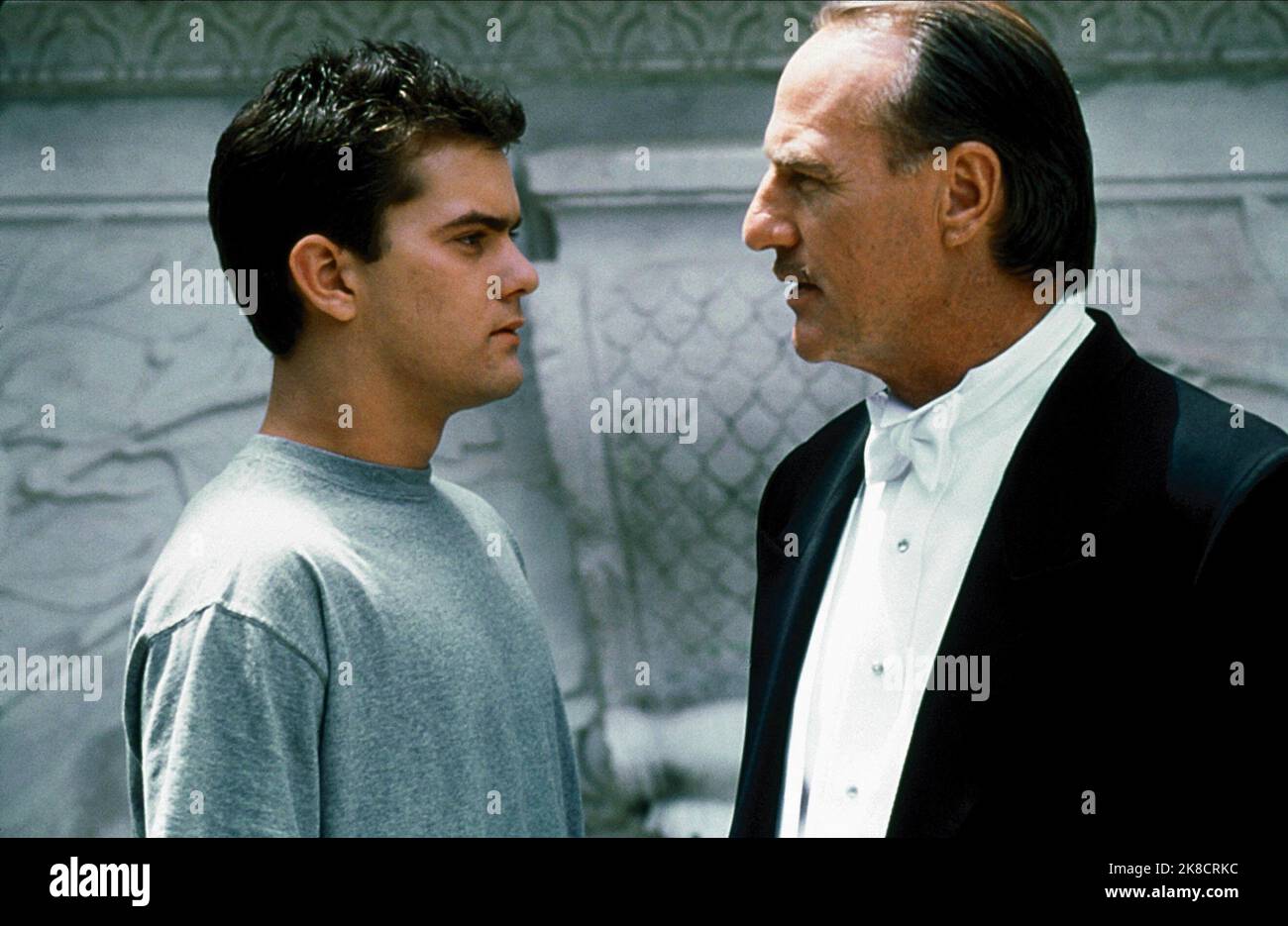 Joashua Jackson & Craig T. Nelson Film: The Skulls (USA/CAN 2000) Characters: & Litten Mandrake  Director: Rob Cohen 27 March 2000   **WARNING** This Photograph is for editorial use only and is the copyright of UNIVERSAL PICTURES and/or the Photographer assigned by the Film or Production Company and can only be reproduced by publications in conjunction with the promotion of the above Film. A Mandatory Credit To UNIVERSAL PICTURES is required. The Photographer should also be credited when known. No commercial use can be granted without written authority from the Film Company. Stock Photo