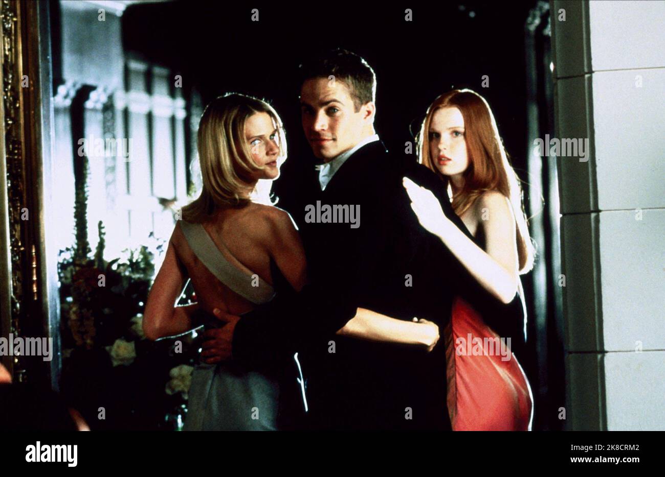Leslie Bibb & Paul Walker Film: The Skulls (USA/CAN 2000) Characters: Chloe Whitfield & Caleb Mandrake  Director: Rob Cohen 27 March 2000   **WARNING** This Photograph is for editorial use only and is the copyright of UNIVERSAL PICTURES and/or the Photographer assigned by the Film or Production Company and can only be reproduced by publications in conjunction with the promotion of the above Film. A Mandatory Credit To UNIVERSAL PICTURES is required. The Photographer should also be credited when known. No commercial use can be granted without written authority from the Film Company. Stock Photo