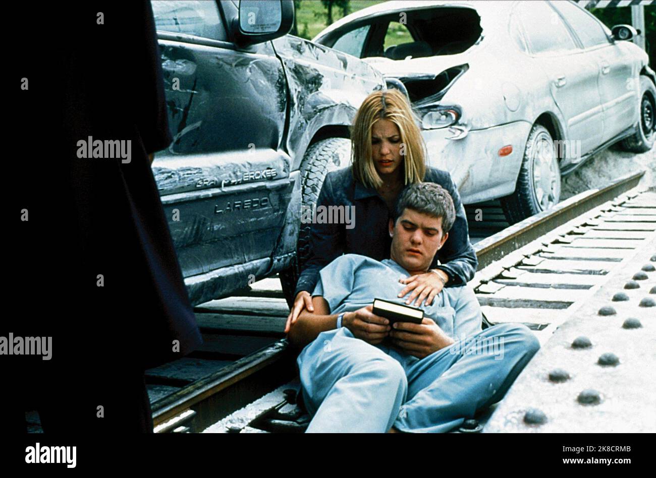 Leslie Bibb & Joshua Jackson Film: The Skulls (USA/CAN 2000) Characters: Chloe Whitfield & Lucas 'Luke' McNamara  Director: Rob Cohen 27 March 2000   **WARNING** This Photograph is for editorial use only and is the copyright of UNIVERSAL PICTURES and/or the Photographer assigned by the Film or Production Company and can only be reproduced by publications in conjunction with the promotion of the above Film. A Mandatory Credit To UNIVERSAL PICTURES is required. The Photographer should also be credited when known. No commercial use can be granted without written authority from the Film Company. Stock Photo