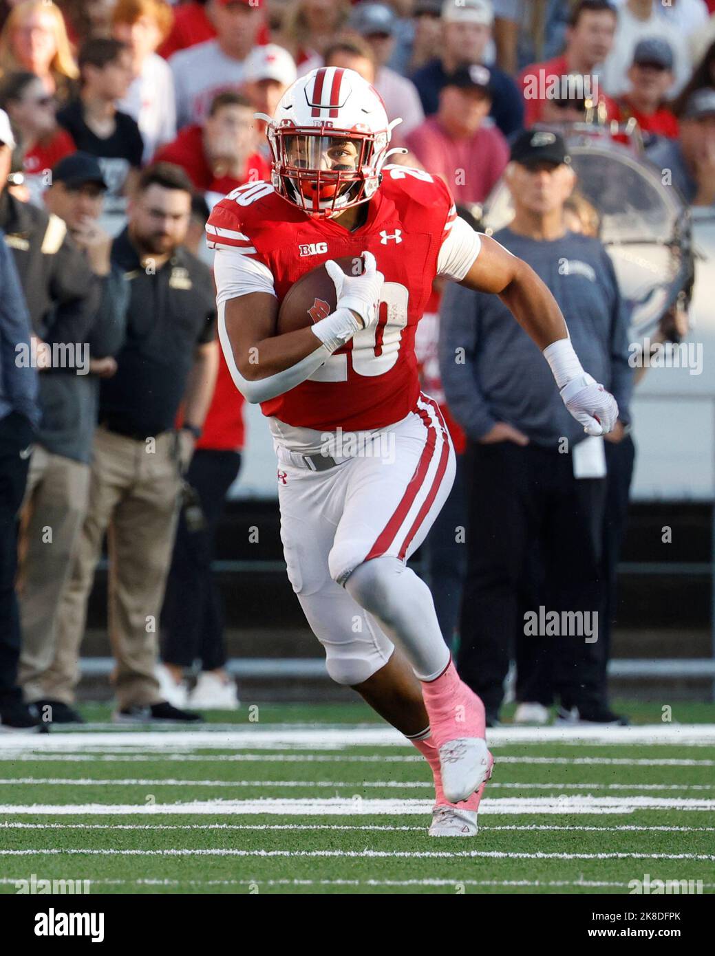Madison, WI, USA. 22nd Oct, 2022. Wisconsin Badgers running back Isaac