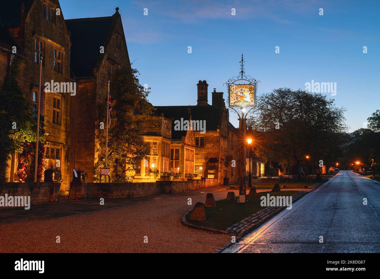 The Lygon Arms at dawn. Broadway, Cotswolds, Worcestershire, England Stock Photo