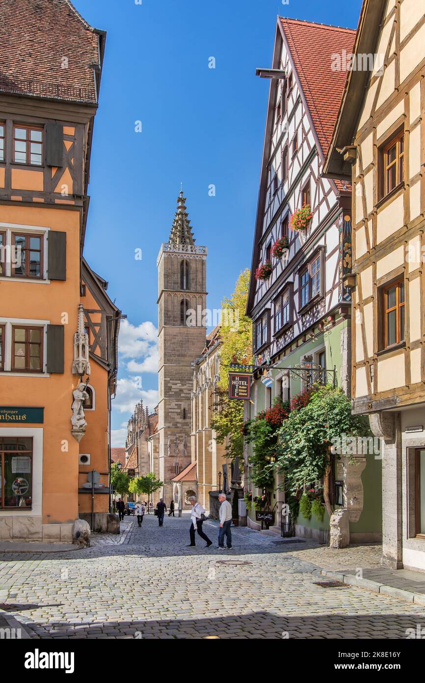 Church square with tower of St. Jacob's Church, Rothenburg ob der Tauber, Tauber Valley, Romantic Road, Middle Franconia, Franconia, Bavaria, Germany Stock Photo