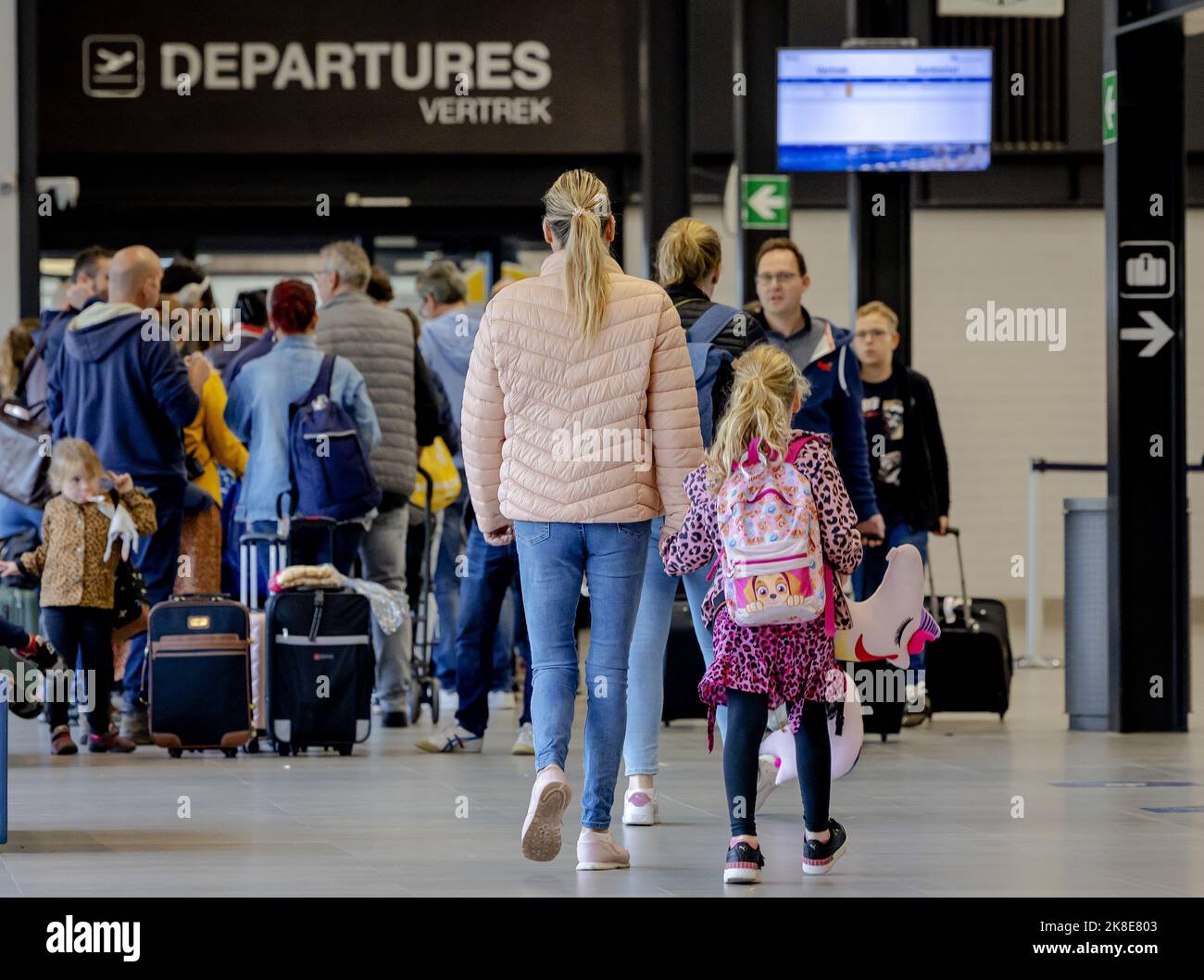 2022-10-23 09:26:47 MAASTRICHT - Travelers at Maastricht Aachen Airport. Schiphol buys itself from Limburg airport for 4 million euros. ANP ROBIN VAN LONKHUIJSEN netherlands out - belgium out Stock Photo
