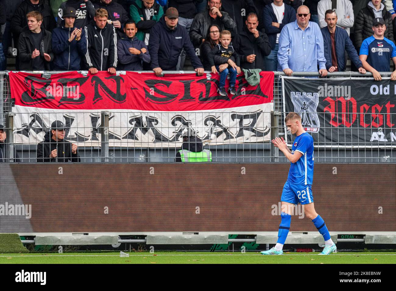 ROTTERDAM Maxim Dekker of AZ Alkmaar leaves the field during the
