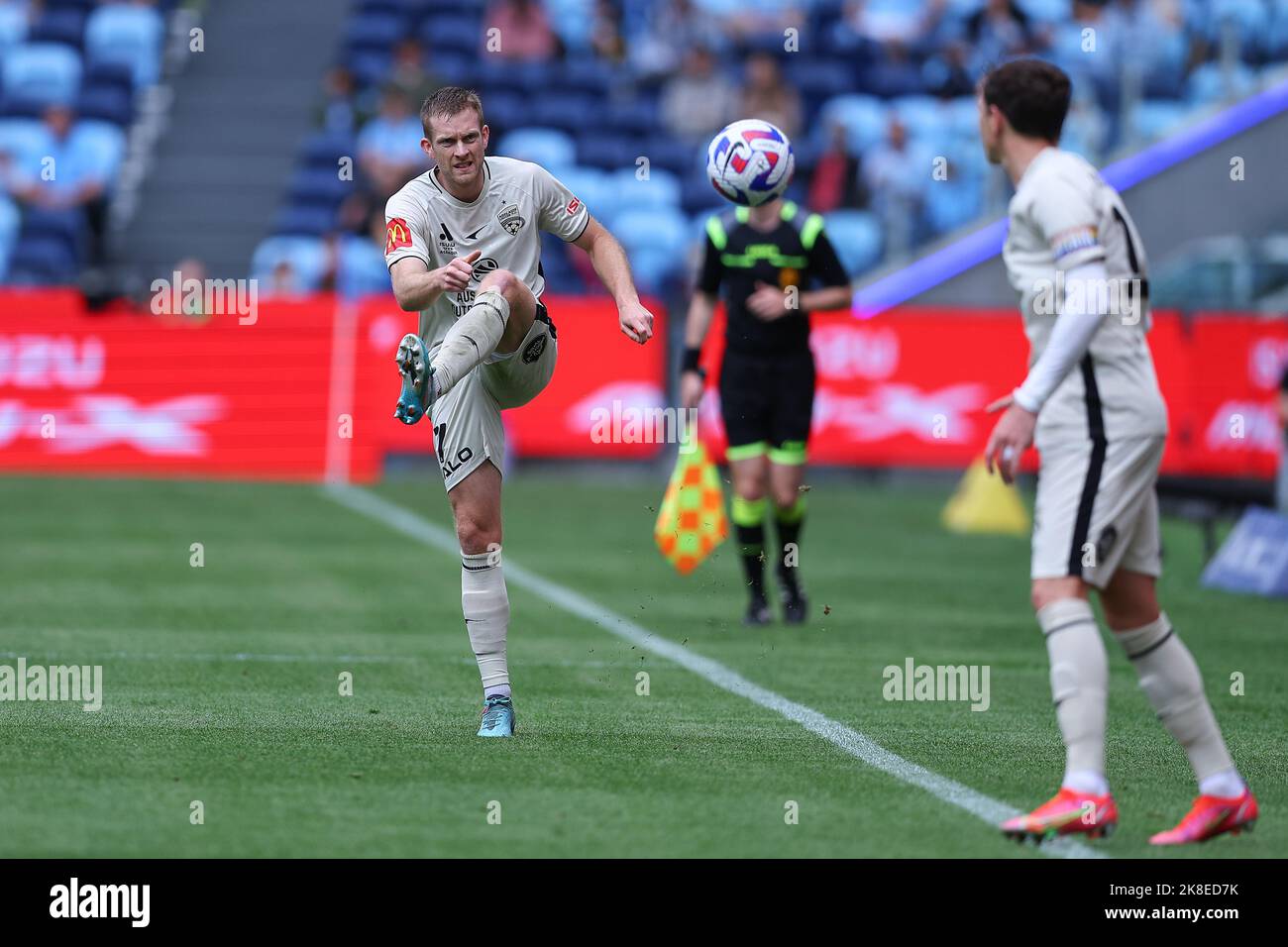 23rd October 2022; Allianz Stadium, Sydney, NSW, Australia: A-League football Sydney FC versus Adelaide United : Ryan Kitto of Adelaide United lobs the ball forward as they attack Stock Photo