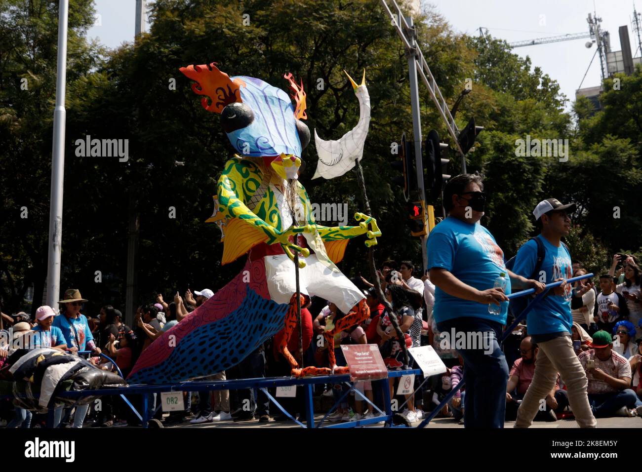 Mexico City, Mexico. 22nd Oct, 2022. October 22, 2022, Mexico City, Mexico: Participants take part during the 14th Monumental Alebrijes parade organized by the Museum of Popular Cultures of Mexico from zocalo to Angel of Independence. on October 22, 2022 in Mexico City, Mexico (Photo by Luis Barron/Eyepix Group/Sipa USA). Credit: Sipa USA/Alamy Live News Stock Photo