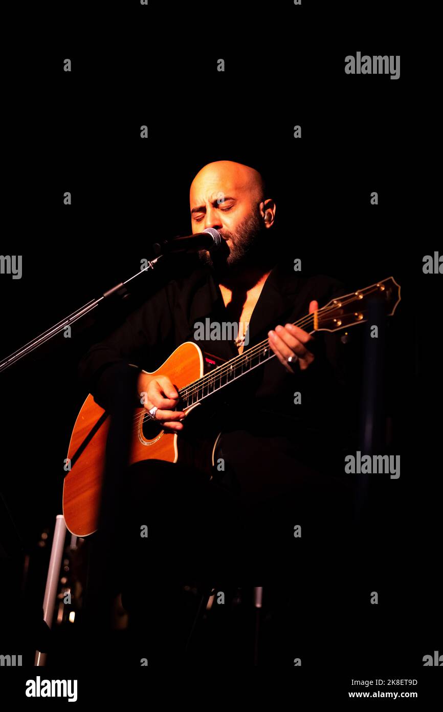 Naples, Salerno, Italy. 22nd Oct, 2022. Giuliano Sangiorgi, singer of Italian band Negramaro, performs during the ''Unplugged European Tour'' live at Teatro Augusteo on October 22, 2022 in Naples, Italy (Credit Image: © Francesco Luciano/ZUMA Press Wire) Stock Photo