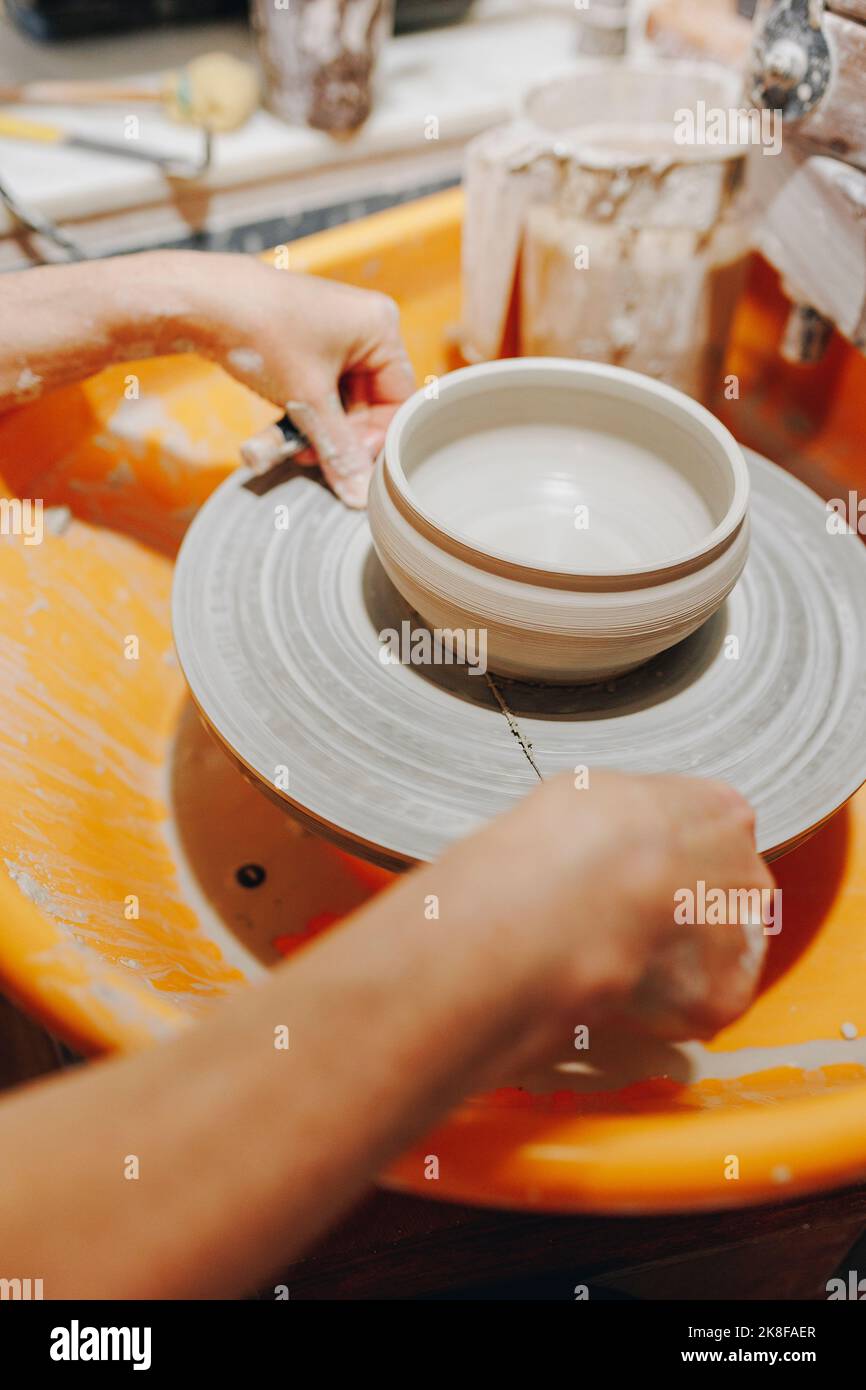 Pottery wheel hands hires stock photography and images Alamy