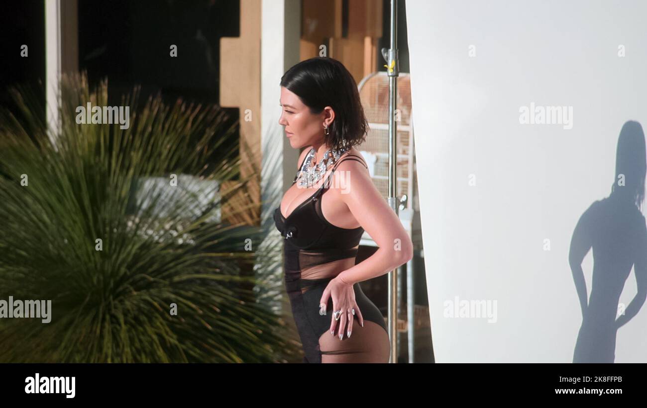 Kourtney Kardashian The Kardashians 2022 Life Can Change On A kourtney-kardashian-the-kardashians-2022-life-can-change-on-a