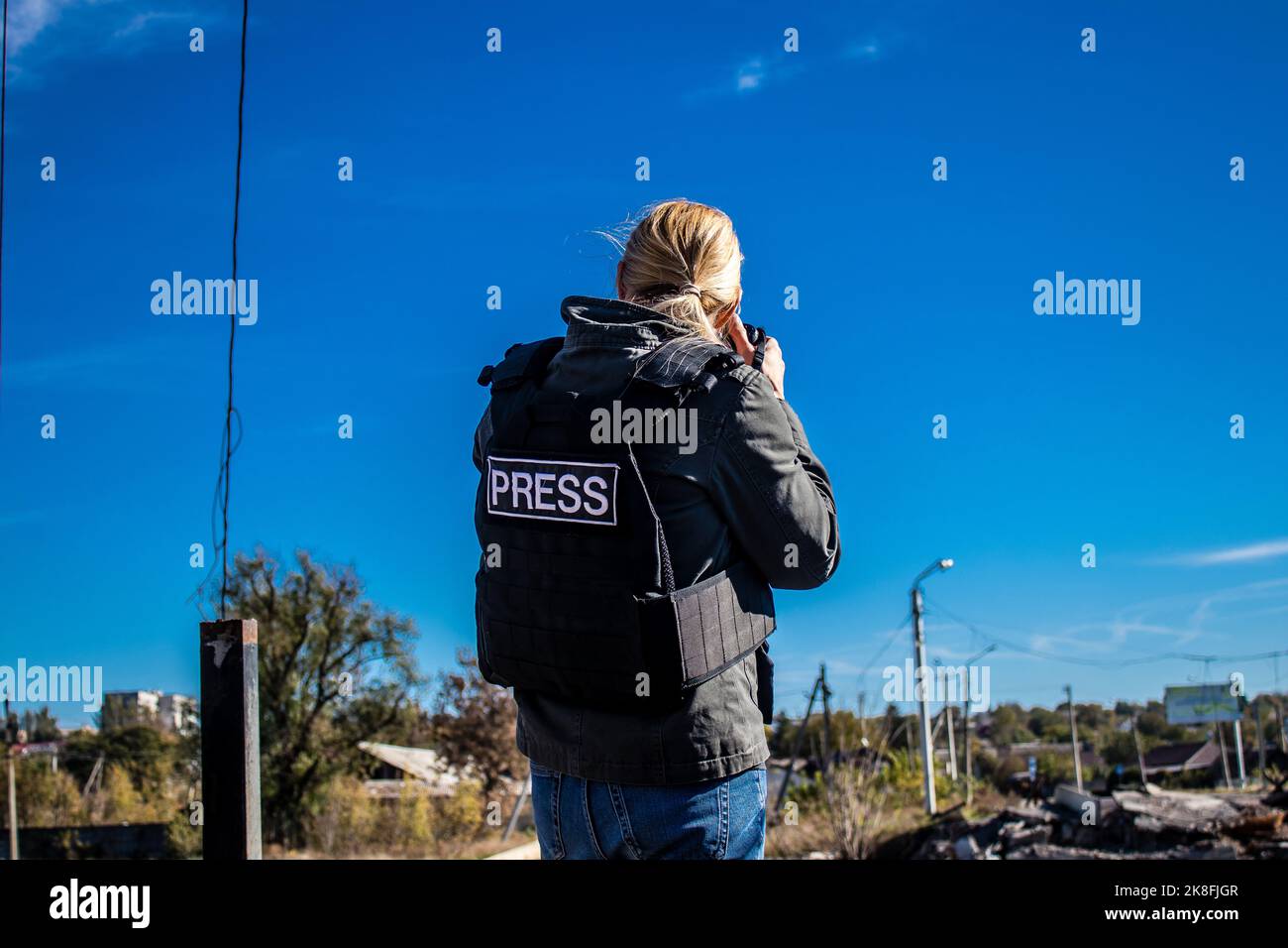 Portrait of Lenka Klicperova, this outstanding journalist and photographer covers the war in Ukraine, in Bakhmut she works on the front under the Russ Stock Photo