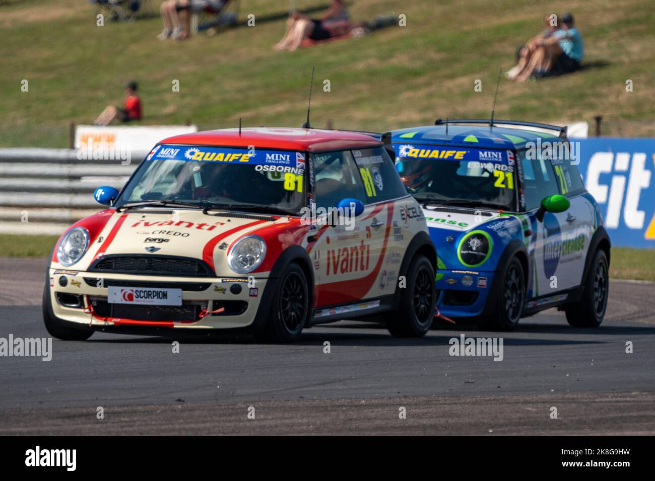 The Quaife Mini Challenge Qualifying Thruxton 2022 Stock Photo Alamy