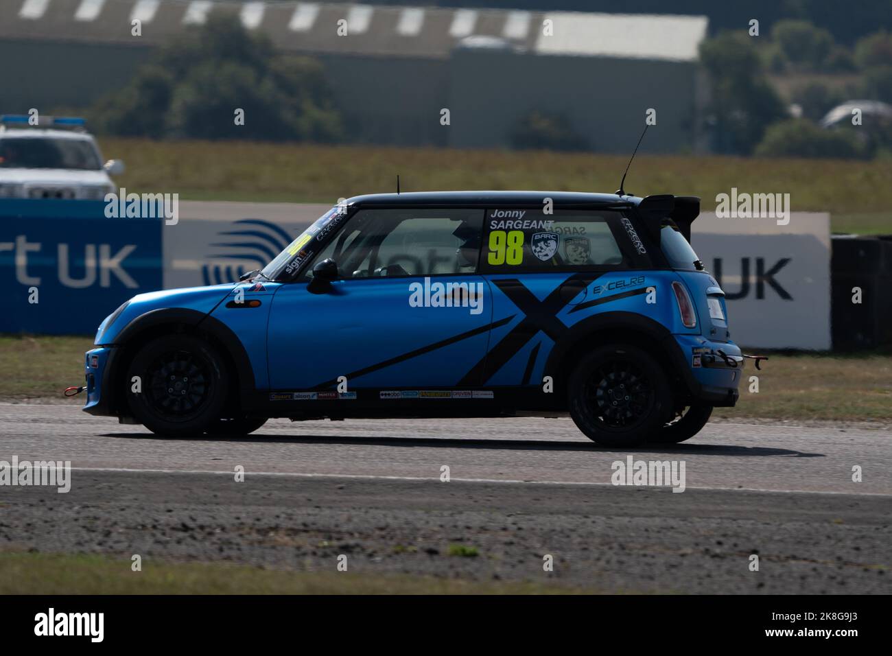 Mini Racing Thruxton The Quaife Mini Challenge Qualifying Thruxton 2022 Stock Photo - Alamy
