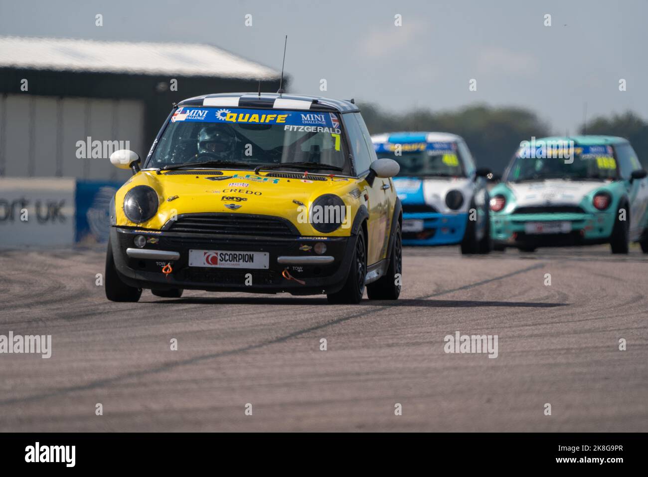 Mini Racing Thruxton The Quaife Mini Challenge Qualifying Thruxton 2022 Stock Photo - Alamy