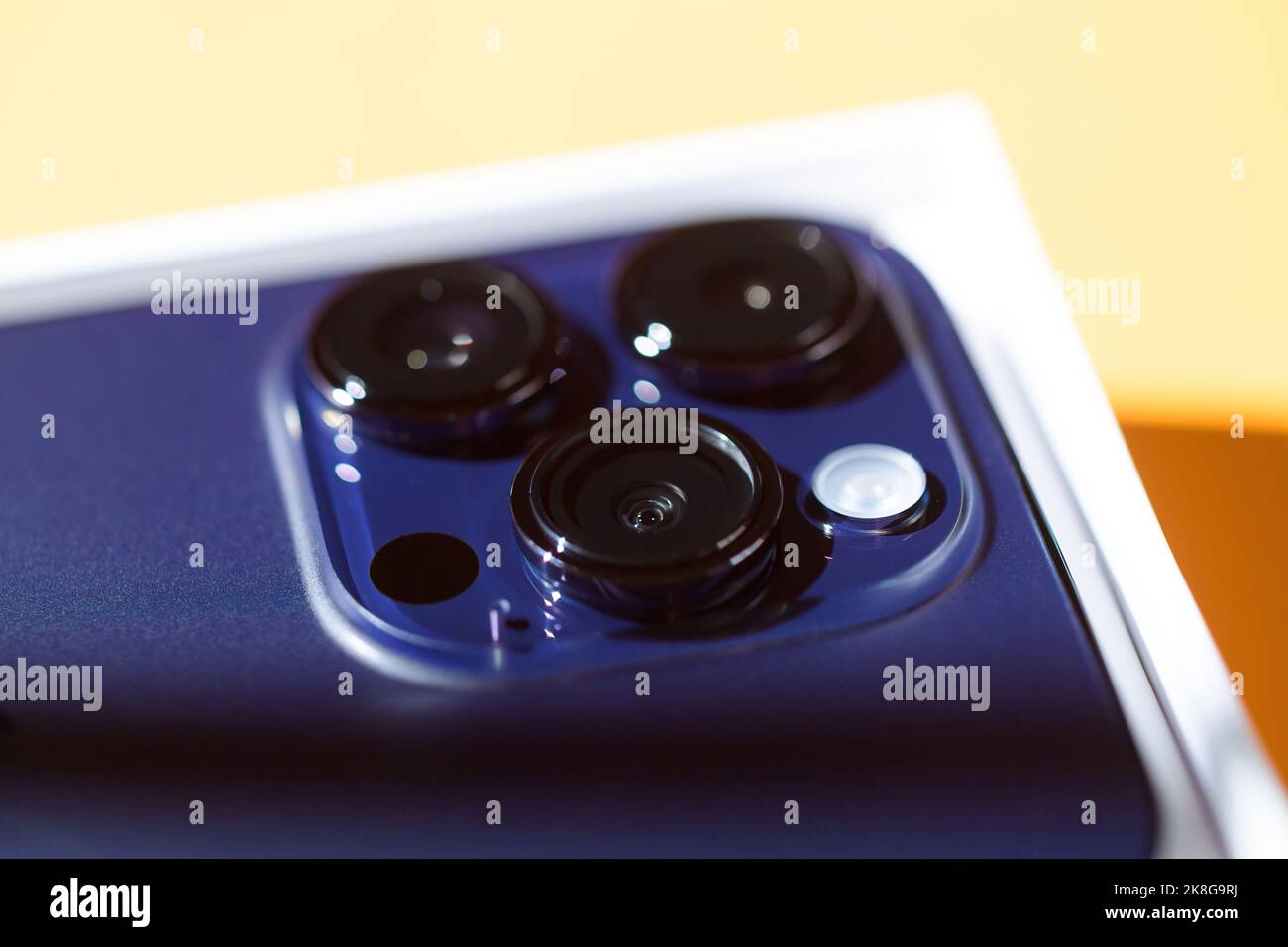 Adaptive true tone flash hi-res stock photography and images - Alamy