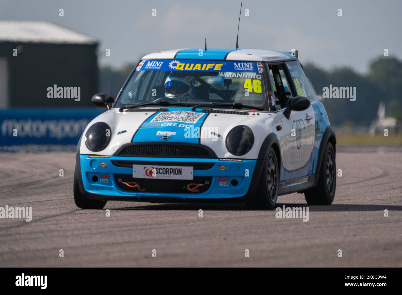 Mini Racing Thruxton The Quaife Mini Challenge Qualifying Thruxton 2022 Stock Photo - Alamy
