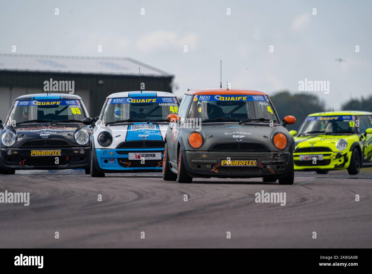 Mini Racing Thruxton The Quaife Mini Challenge Qualifying Thruxton 2022 Stock Photo - Alamy