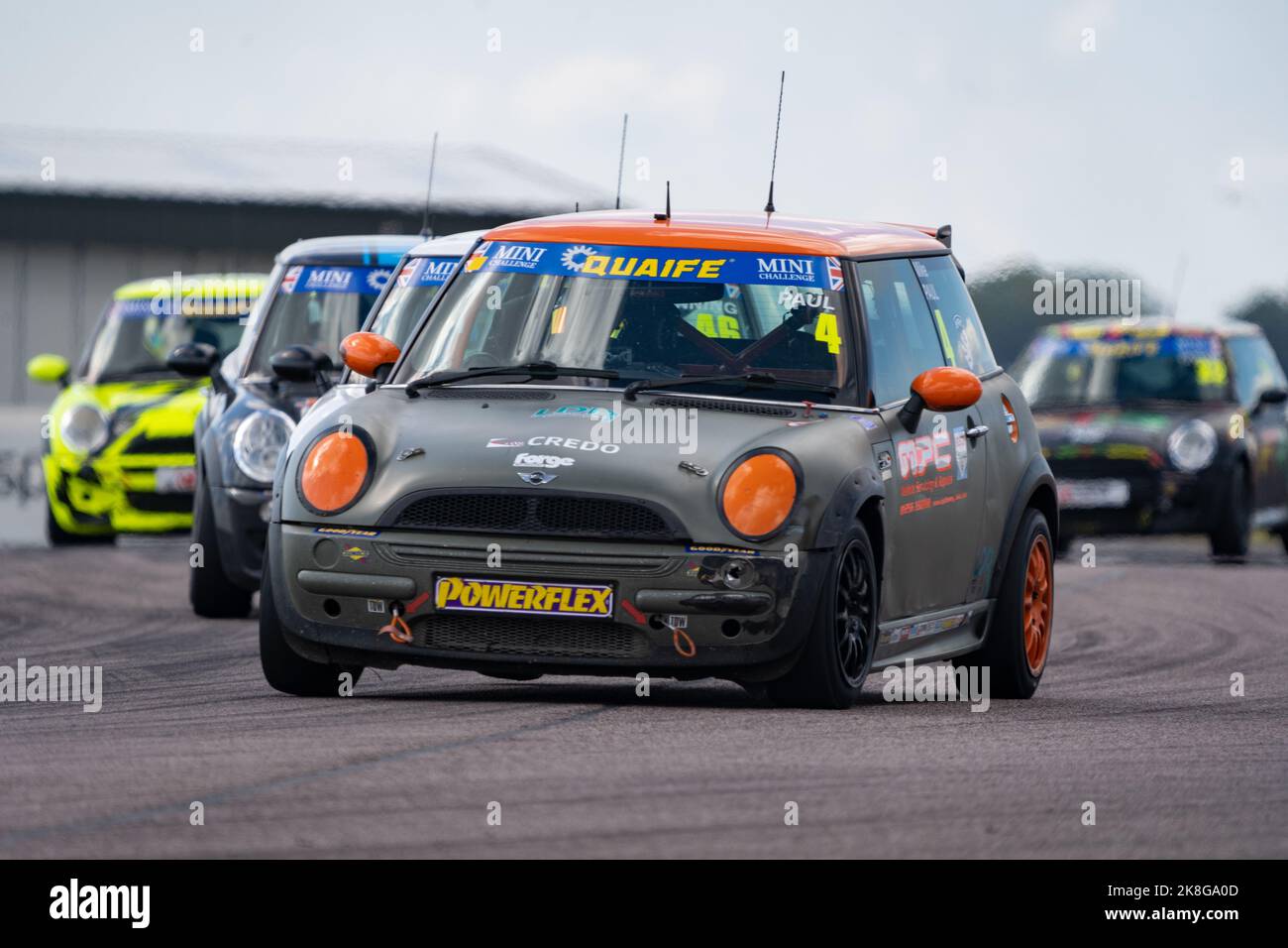 Mini Racing Thruxton The Quaife Mini Challenge Qualifying Thruxton 2022 Stock Photo - Alamy