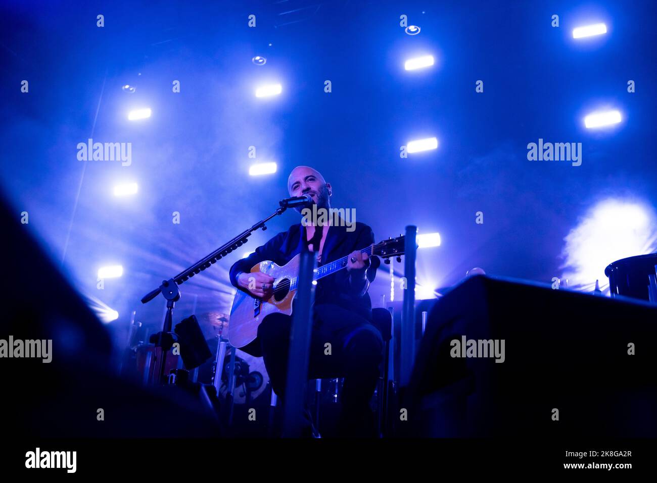 Naples, Salerno, Italy. 22nd Oct, 2022. Giuliano Sangiorgi, singer of Italian band Negramaro, performs during the ''Unplugged European Tour'' live at Teatro Augusteo on October 22, 2022 in Naples, Italy (Credit Image: © Francesco Luciano/ZUMA Press Wire) Stock Photo