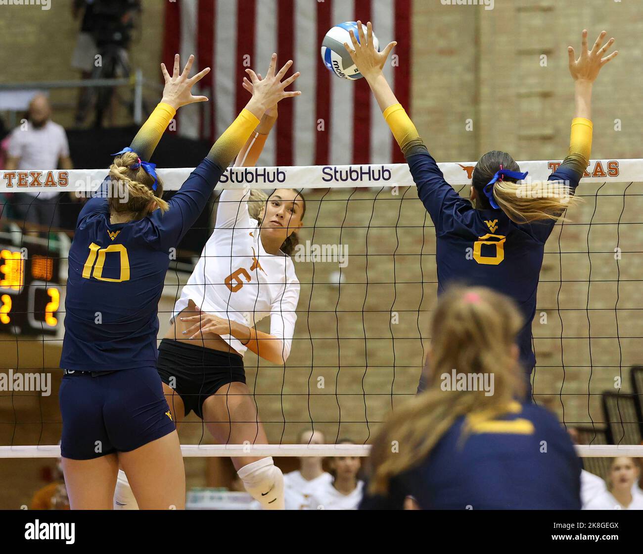October 22, 2022: Texas outside hitter MADISEN SKINNER (6) in action