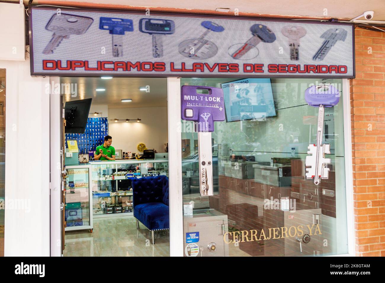 Digital electronic sign billboard information promoting promotion