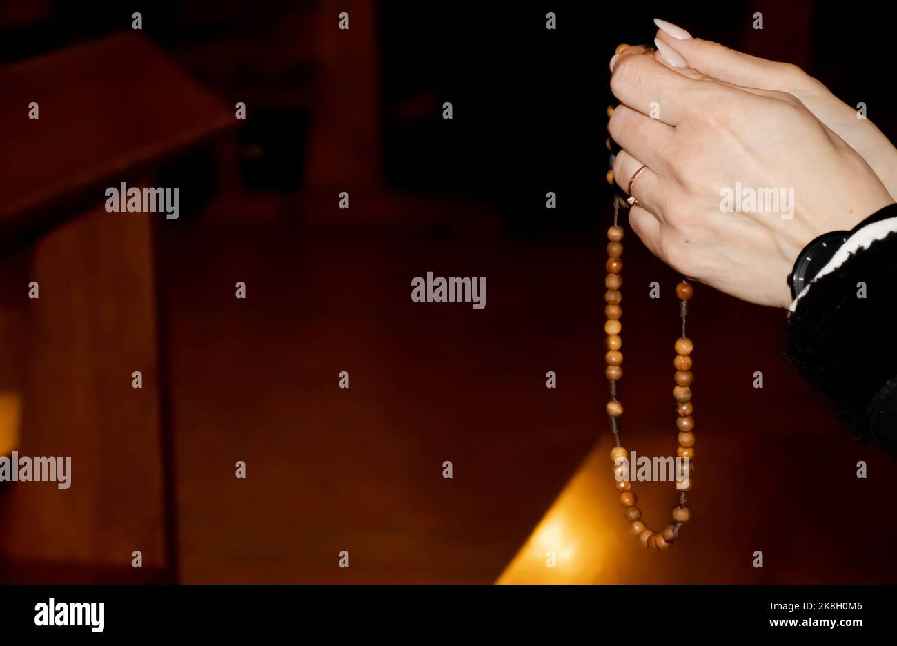 Hands rosary old woman hi-res stock photography and images - Alamy