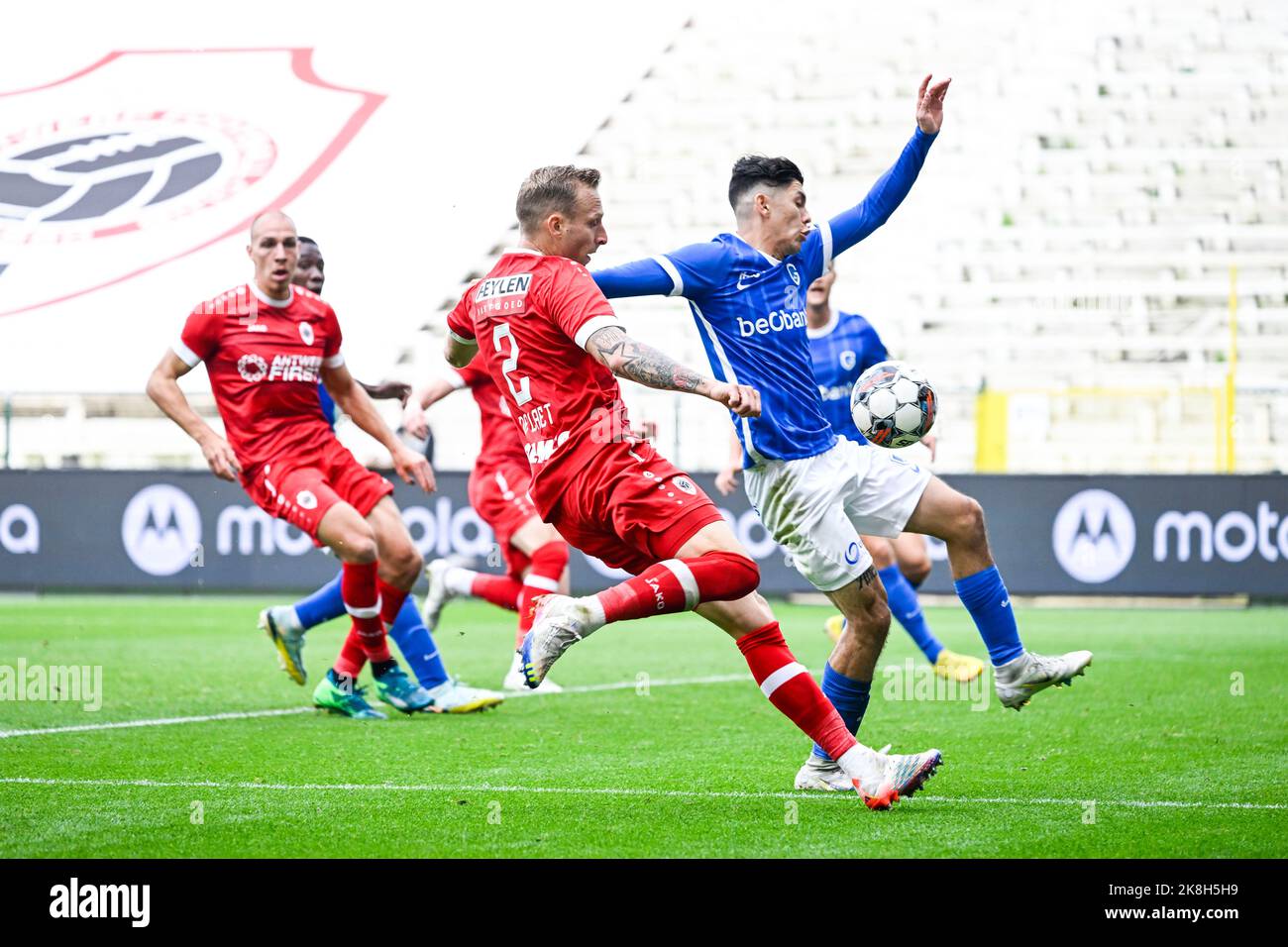 Antwerp's Ritchie De Laet and Genk's Daniel Munoz Mejia pictured in
