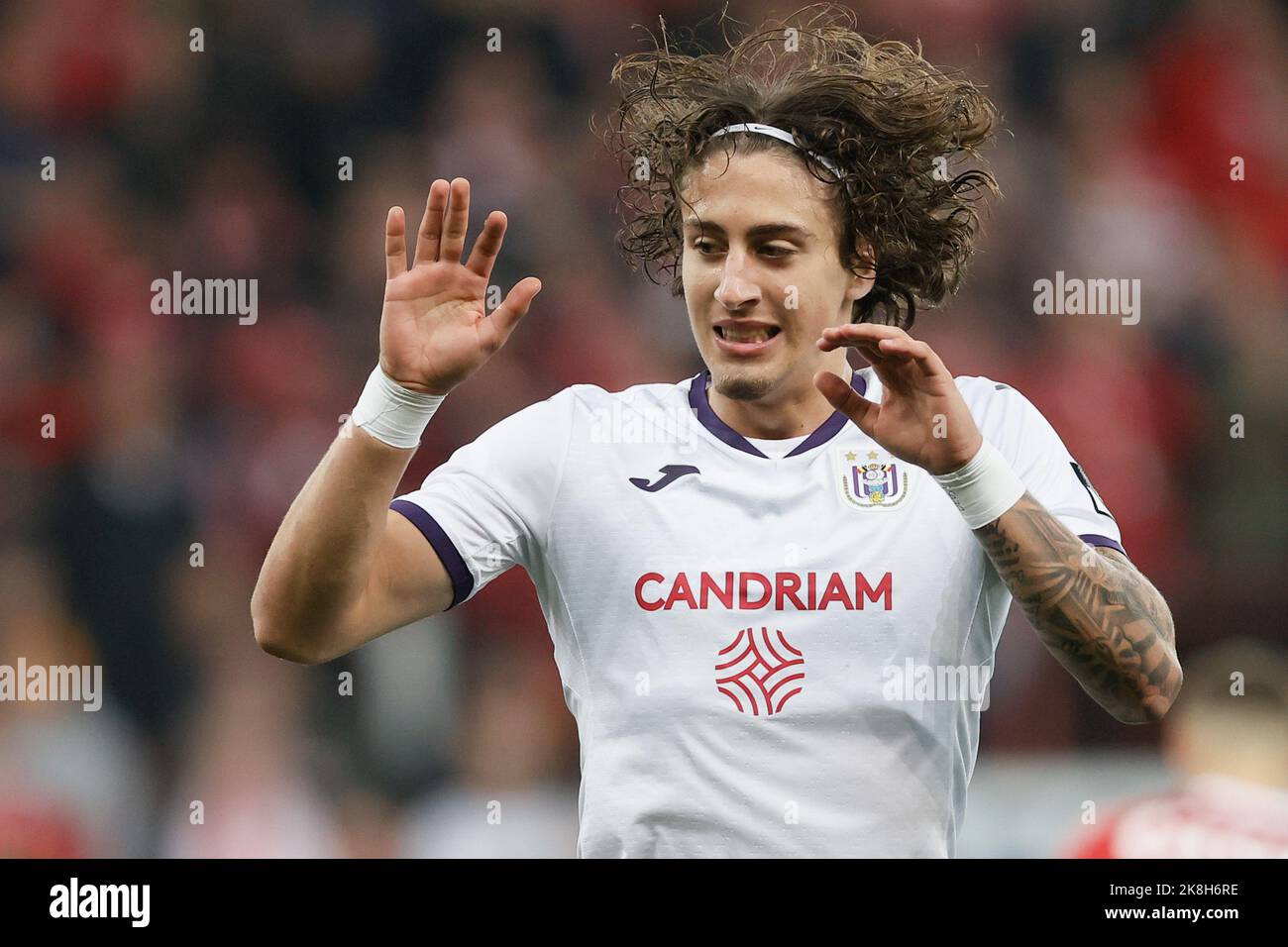 Anderlecht's Fabio Silva celebrates after scoring during a soccer match between Standard de Liege and RSC Anderlecht, Sunday 23 October 2022 in Liege, on day 14 of the 2022-2023 'Jupiler Pro League' first division of the Belgian championship. BELGA PHOTO BRUNO FAHY Stock Photo