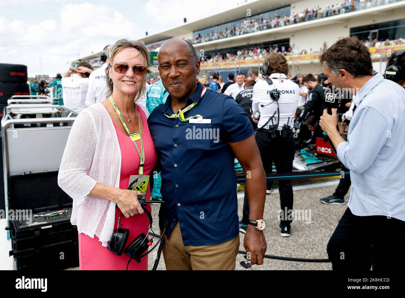 Austin, USA. 23rd Oct, 2022. Linda and Anthony Hamilton, F1 Grand Prix of USA at Circuit of The Americas on October 23, 2022 in Austin, United States of America. (Photo by HIGH TWO) Credit: dpa/Alamy Live News Stock Photo