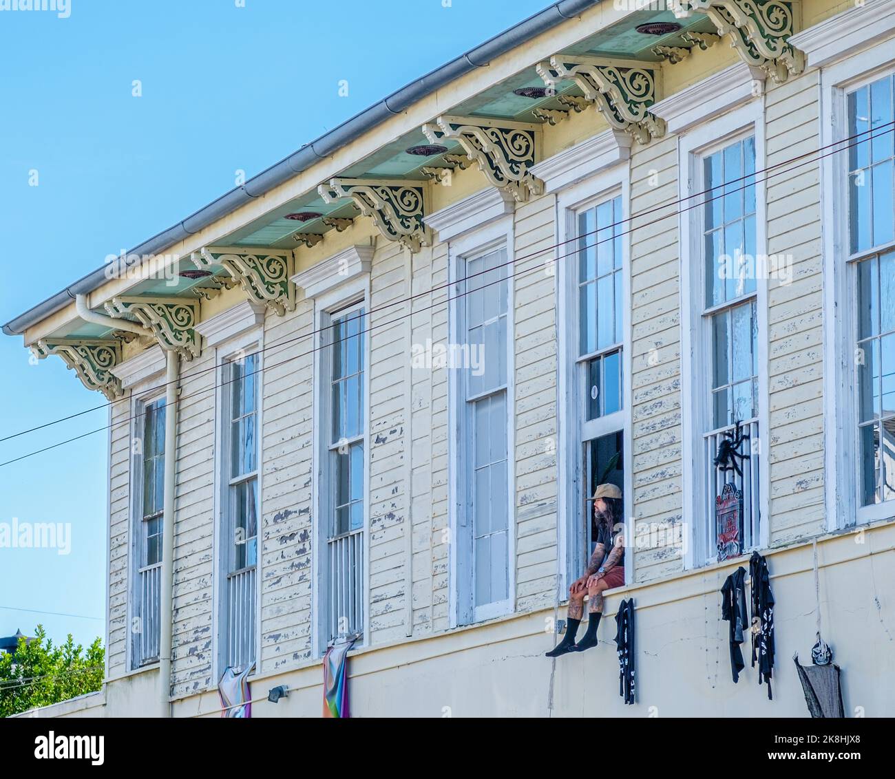 NEW ORLEANS, LA, USA OCTOBER 22, 2022 Man sitting in 2nd floor