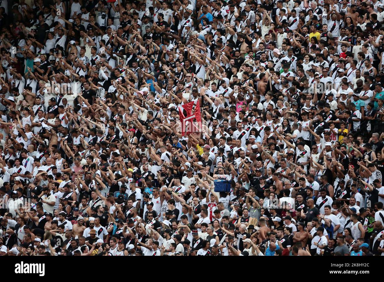 Rio de Janeiro, Brazil,September 27, 2022. Vasco fans, during the game Vasco x Criciuma in the stadium of São Januário. Stock Photo